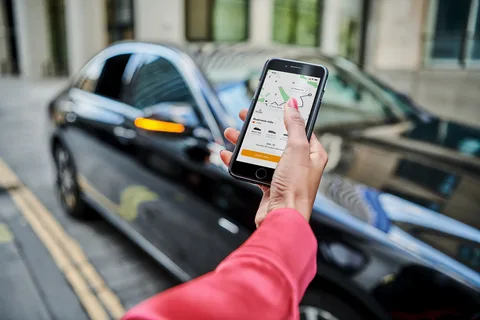 Tourist's Guide: Best Taxi-Friendly Routes in Farnham